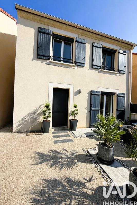 Maison - 95 m² - 5 pièces