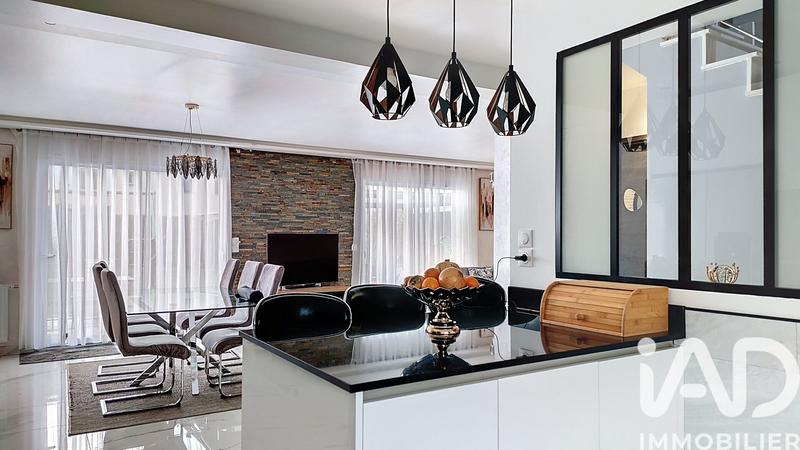 Maison - 110 m² - 5 pièces