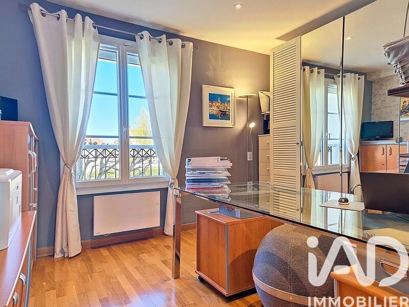 Maison - 198 m² - 9 pièces