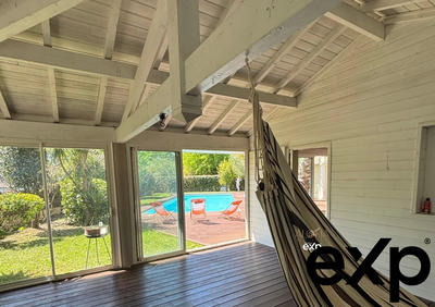 Villa - 255 m² - 8 pièces