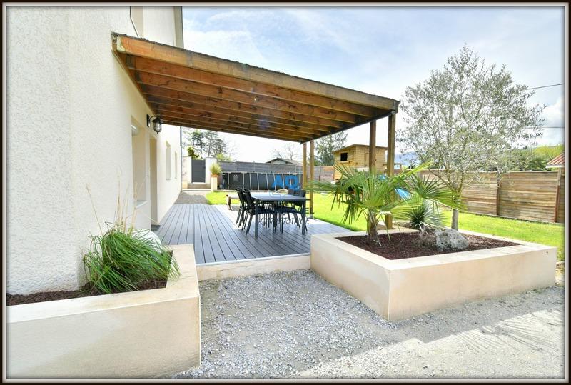 Maison - 250 m² - 8 pièces