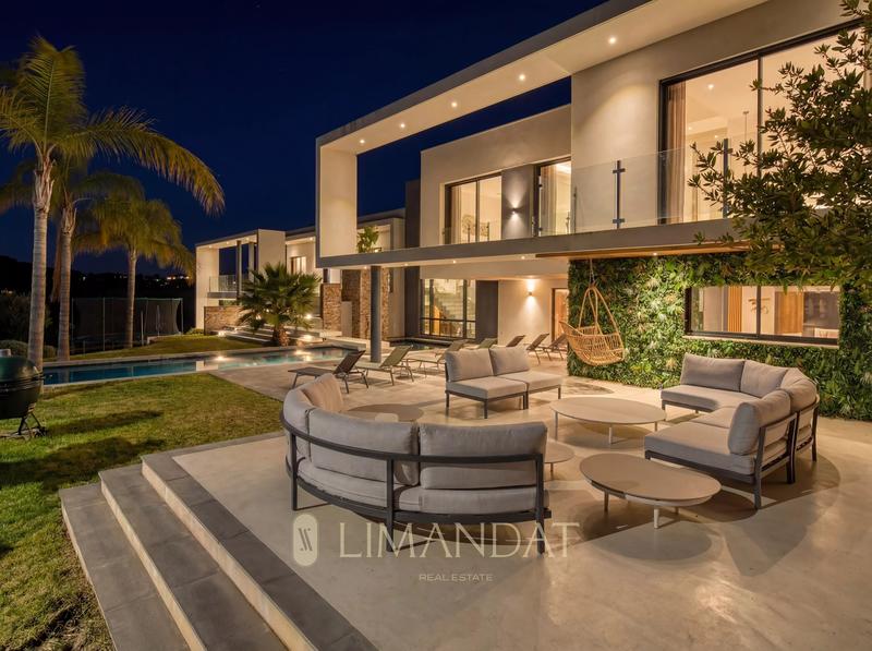 Villa - 650 m² - 17 pièces