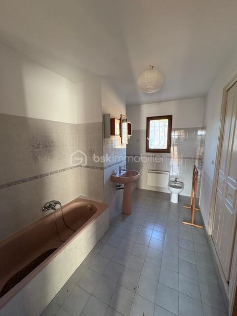 Maison traditionnelle - 155 m² - 7 pièces