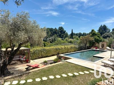 Maison - 221 m² - 7 pièces