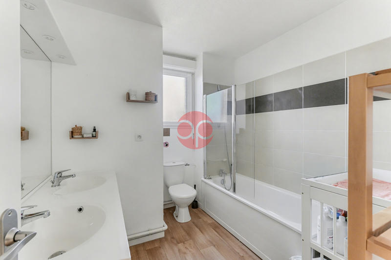 Maison - 88 m² - 4 pièces