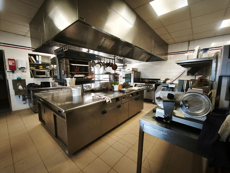 Fonds de commerce - 706 m²