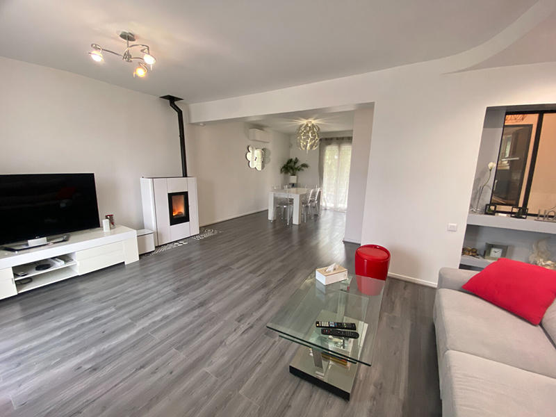 Maison - 177 m² - 8 pièces