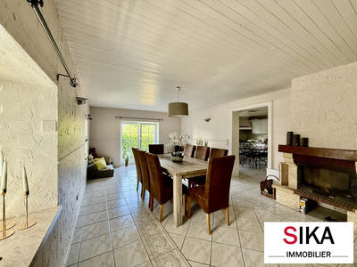 Maison - 220 m² - 8 pièces