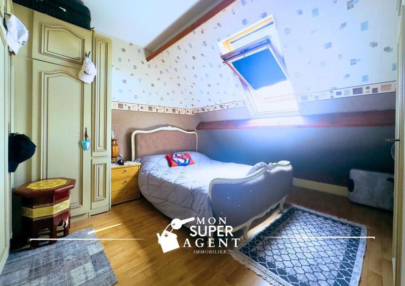 Maison - 177 m² - 7 pièces