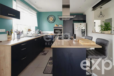 Maison - 161 m² - 7 pièces