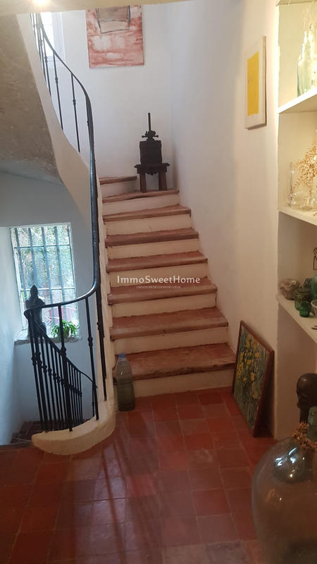 Mas - 338 m² - 14 pièces