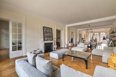 Appartement - 244 m² - 6 pièces