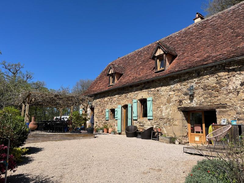 Propriété - 250 m² - 11 pièces