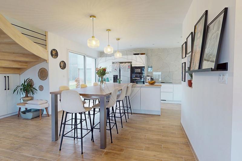 Maison - 114 m² - 4 pièces