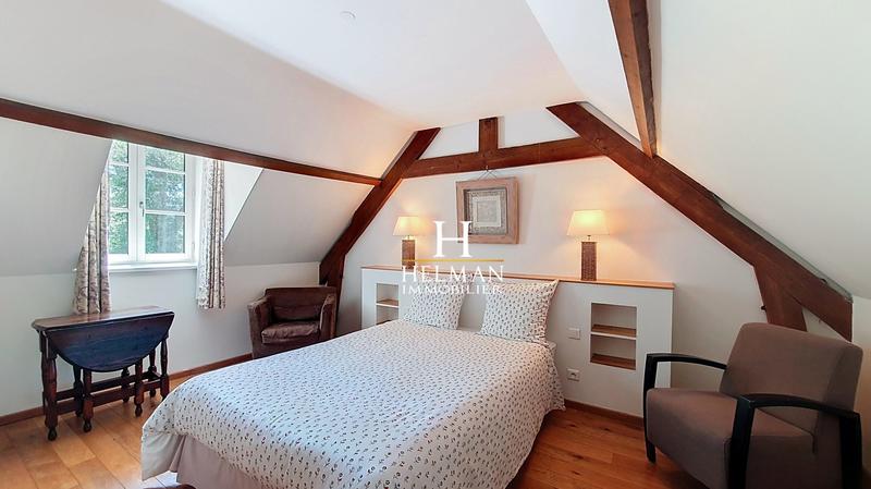 Maison - 468 m² - 10 pièces