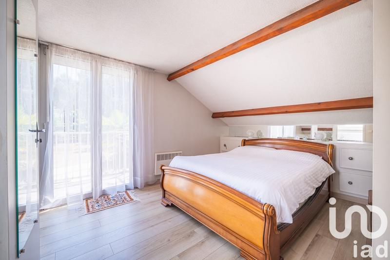 Maison - 182 m² - 9 pièces