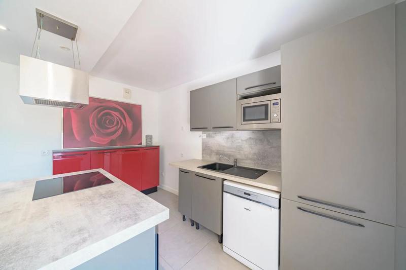 Appartement - 100 m² - 4 pièces