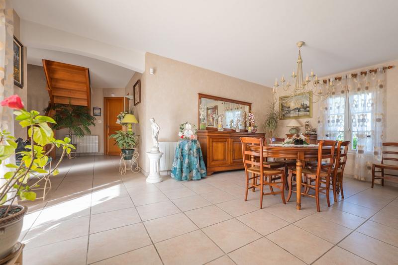 Maison - 167 m² - 6 pièces