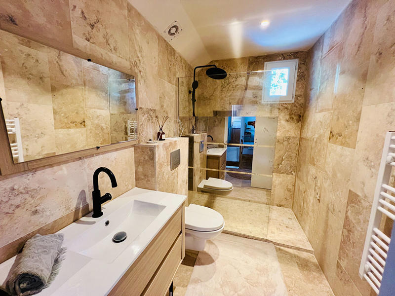 Maison - 196 m² - 8 pièces