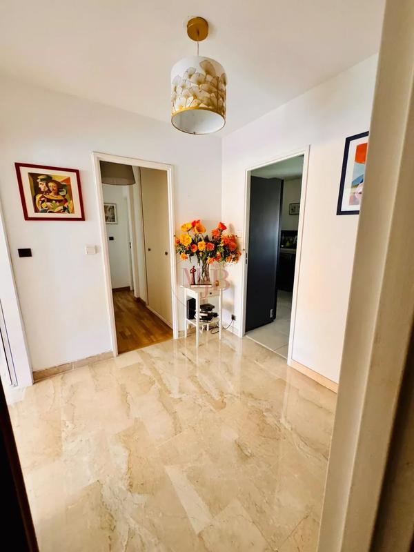 Appartement - 94 m² - 4 pièces