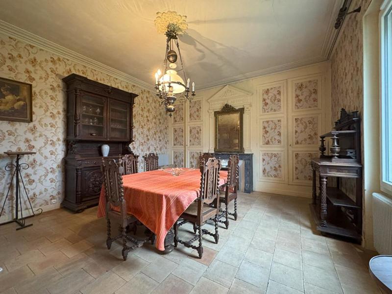 Maison - 228 m² - 8 pièces