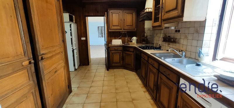 Maison - 225 m² - 10 pièces