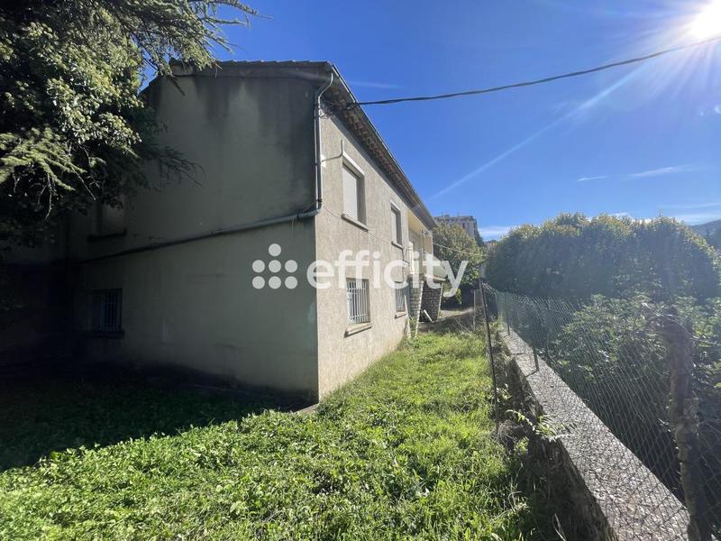 Maison - 82 m² - 6 pièces