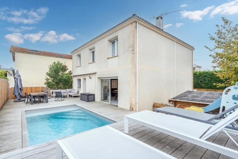 Maison - 232 m² - 8 pièces