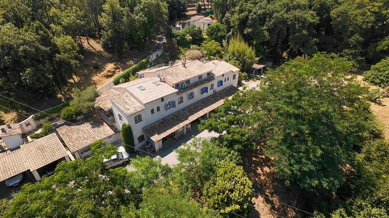 Villa - 280 m² - 9 pièces