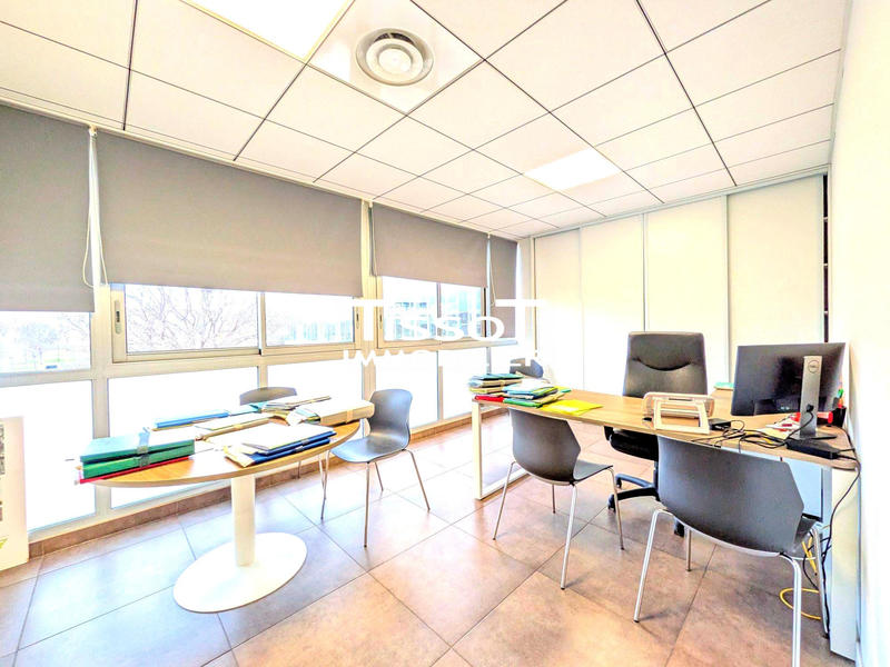 Bureau - 233 m²