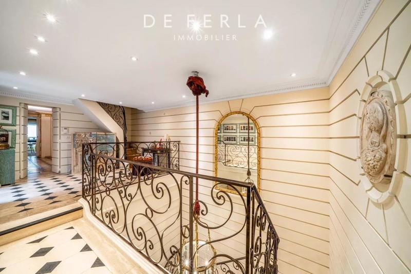 Appartement - 300 m² - 7 pièces