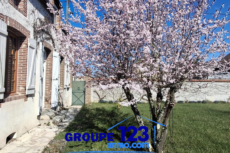 Maison - 220 m² - 6 pièces