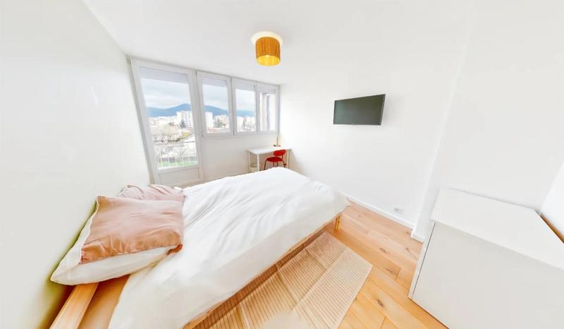 Appartement - 85 m² - 5 pièces