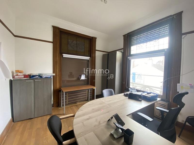 Maison - 239 m² - 12 pièces