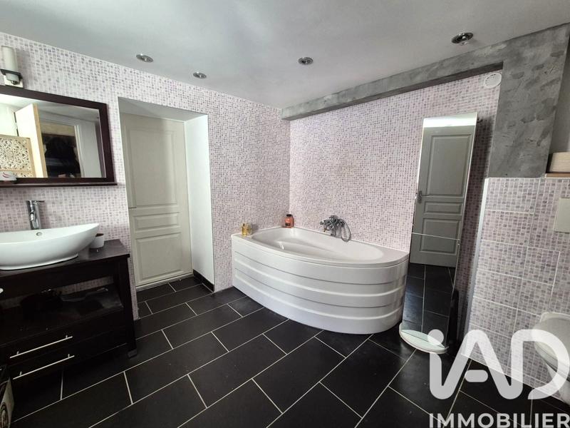 Maison - 105 m² - 5 pièces