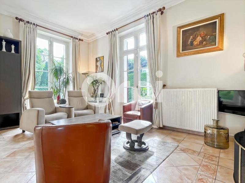 Maison - 203 m² - 7 pièces