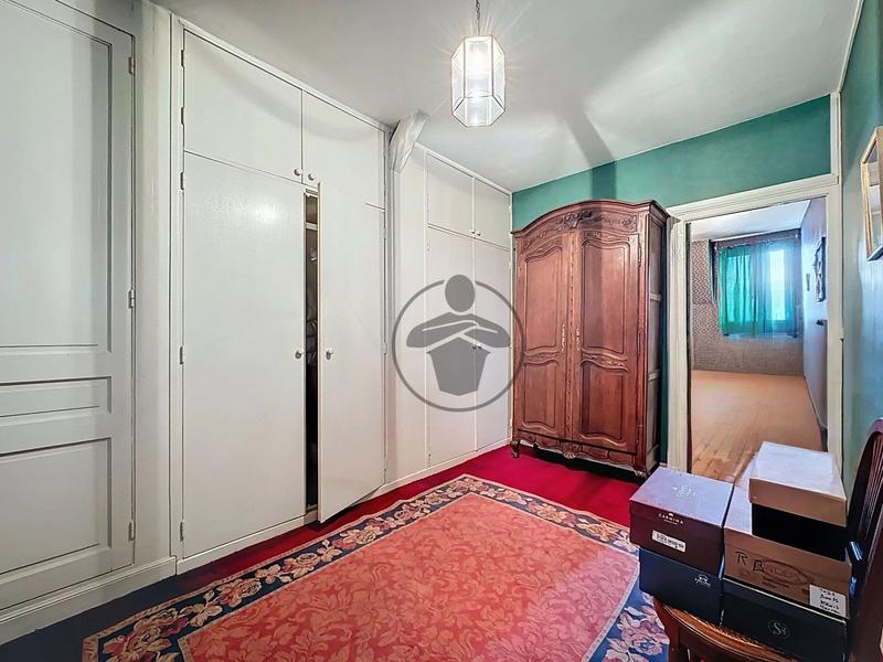 Maison - 250 m² - 9 pièces