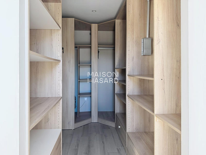 Maison contemporaine - 202 m² - 7 pièces