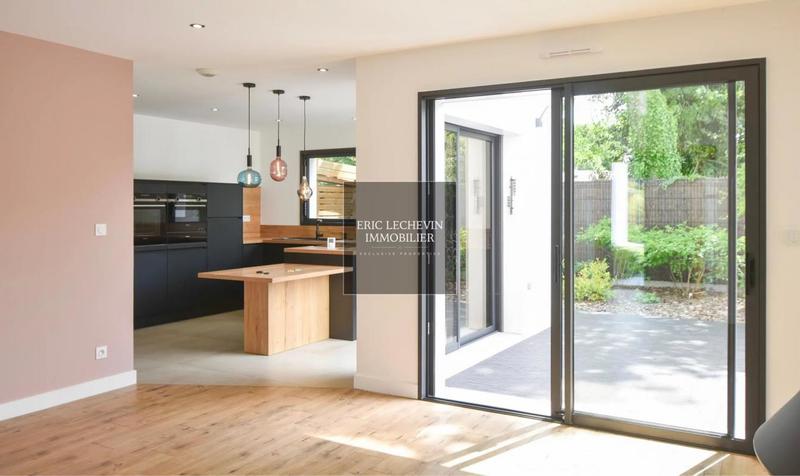 Villa - 180 m² - 8 pièces