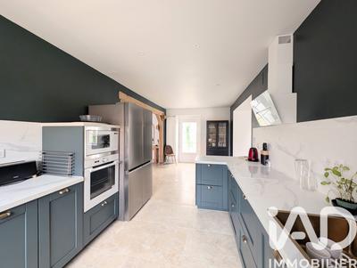 Maison - 370 m² - 6 pièces