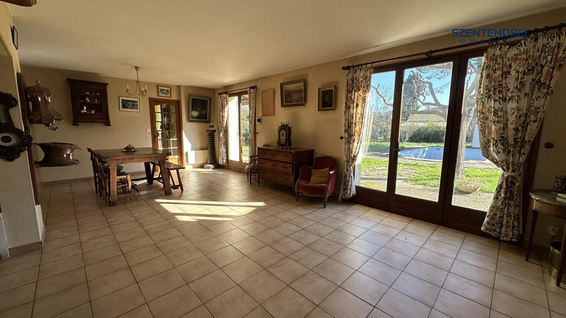 Maison - 193 m² - 6 pièces