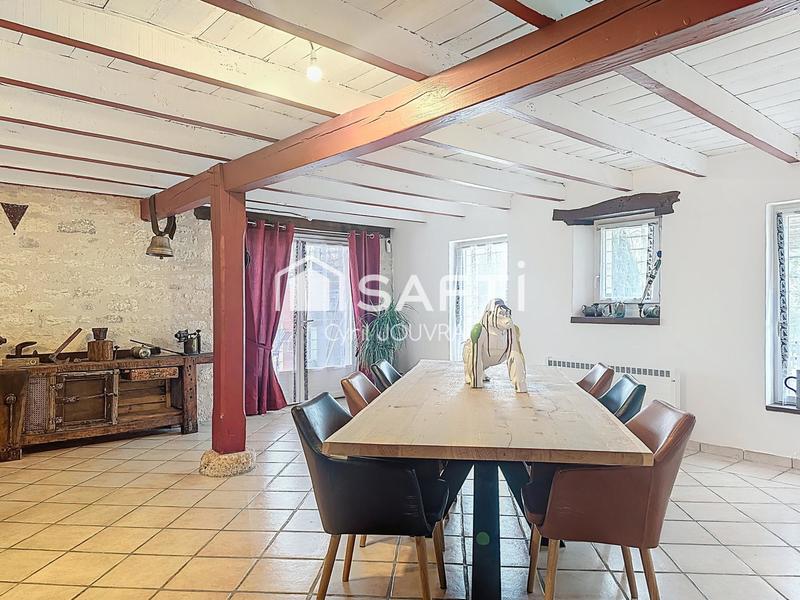 Maison - 262 m² - 6 pièces