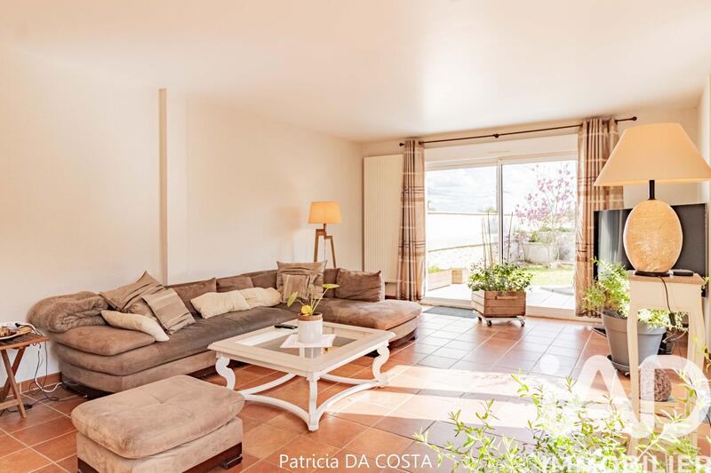 Maison - 225 m² - 7 pièces