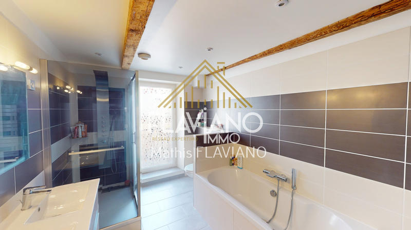 Appartement - 85 m² - 3 pièces