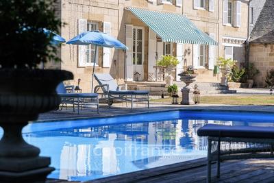 Demeure - 800 m² - 15 pièces