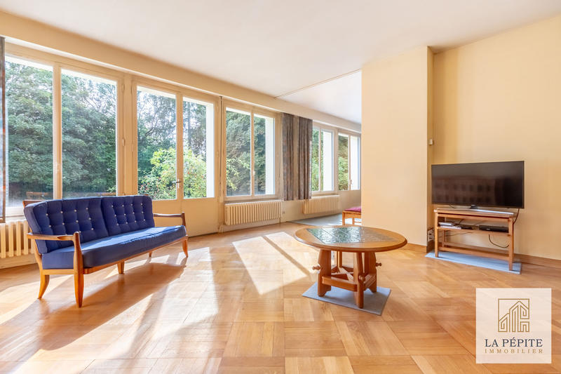 Maison - 315 m² - 10 pièces