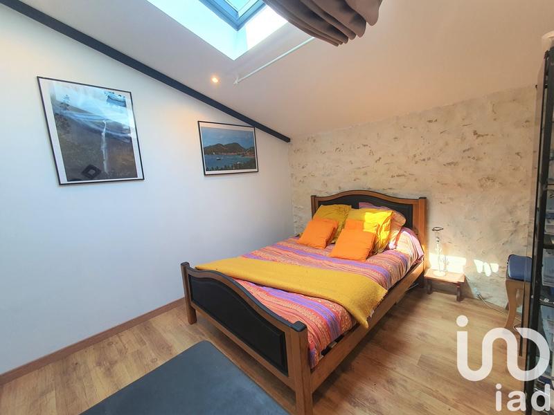 Maison - 360 m² - 8 pièces