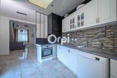 Maison - 97 m² - 5 pièces