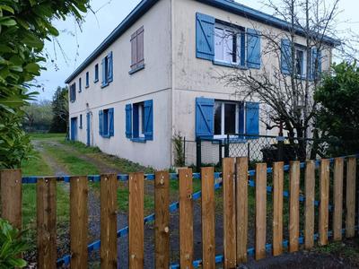 Maison - 263 m² - 9 pièces