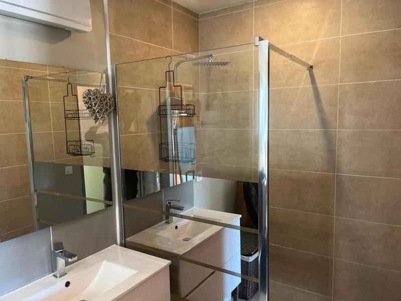 Villa - 250 m² - 8 pièces